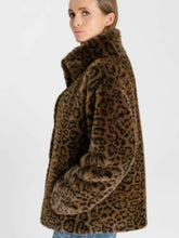 Cargar imagen en el visor de la galería, CHAQUETÓN  Reversible Leop MANEL
