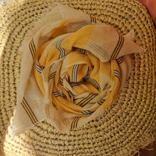 Cargar imagen en el visor de la galería, Echarpe de Rayas Amarillo WOVE
