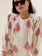 Cargar imagen en el visor de la galería, Blusa BECKY-IKAT Cruda

